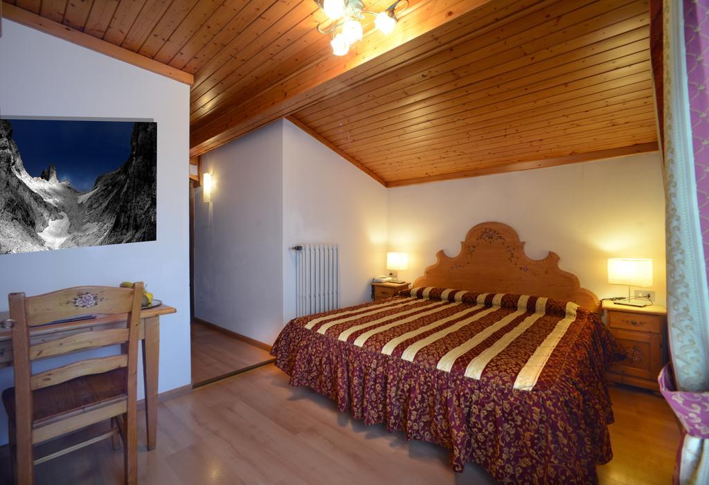 Hotel Margherita San Martino Di Castrozza Oda fotoğraf